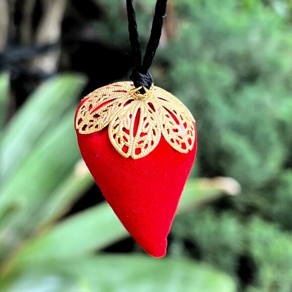 Red Chili Pepper Christmas Tree Ornament Gold Trim Fabric - Picture 2 of 4